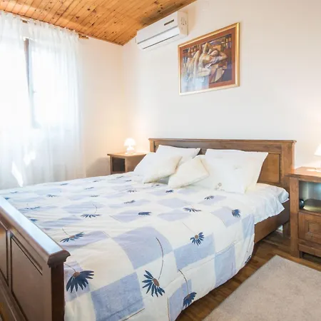 Hébergement de vacances Teodora, An Ideal Hideaway For Families And Friends Krapan