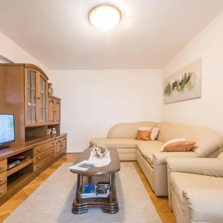 別荘 Teodora, An Ideal Hideaway For Families And Friends *