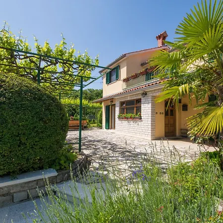 Teodora, An Ideal Hideaway For Families And Friends 別荘